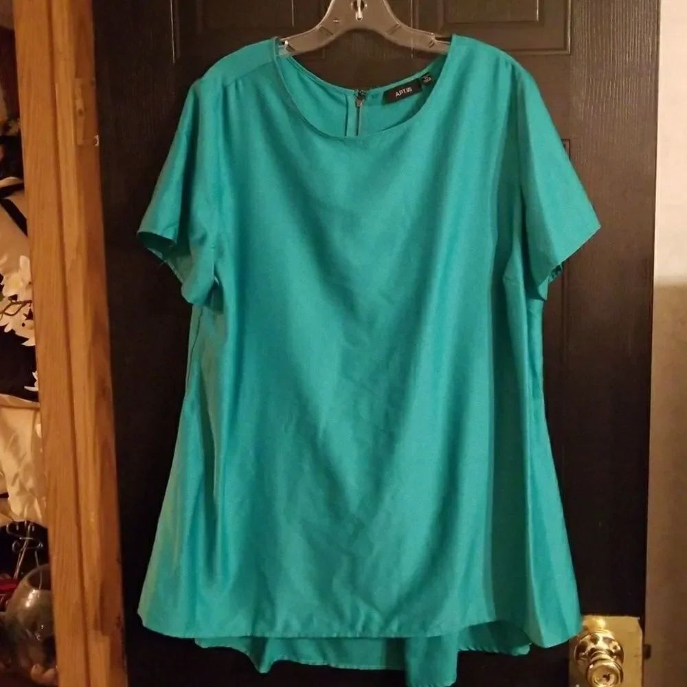 Apt 9 teal green tunic style top